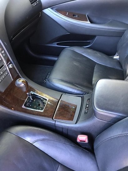 Front seat and console area of Lexus ES350 before detail